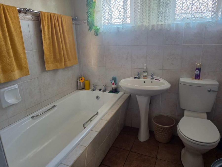 4 Bedroom Property for Sale in Hillcrest Northern Cape